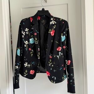 Women’s floral blazer size small
